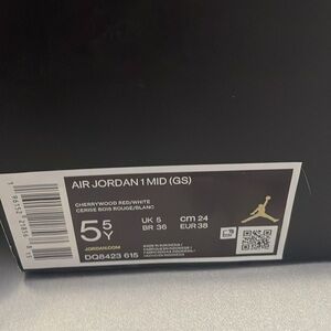 Big kids Air Jordan 1 Mid